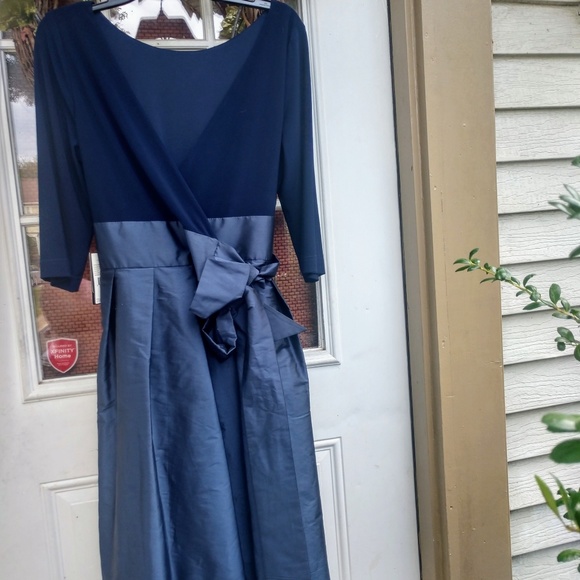 Brand New Bowtie Cocktail Dress - Picture 5 of 6